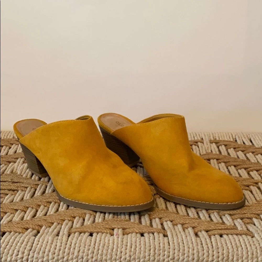 Mustard Yellow Mules w/Heel